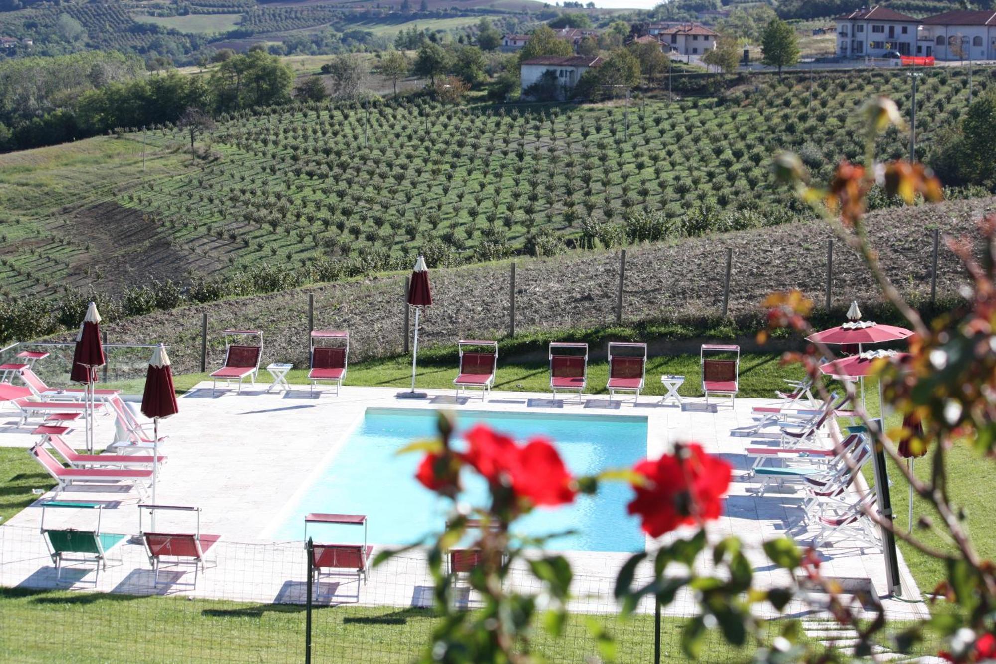 Ca' Del Lupo Otel Montelupo Albese Dış mekan fotoğraf