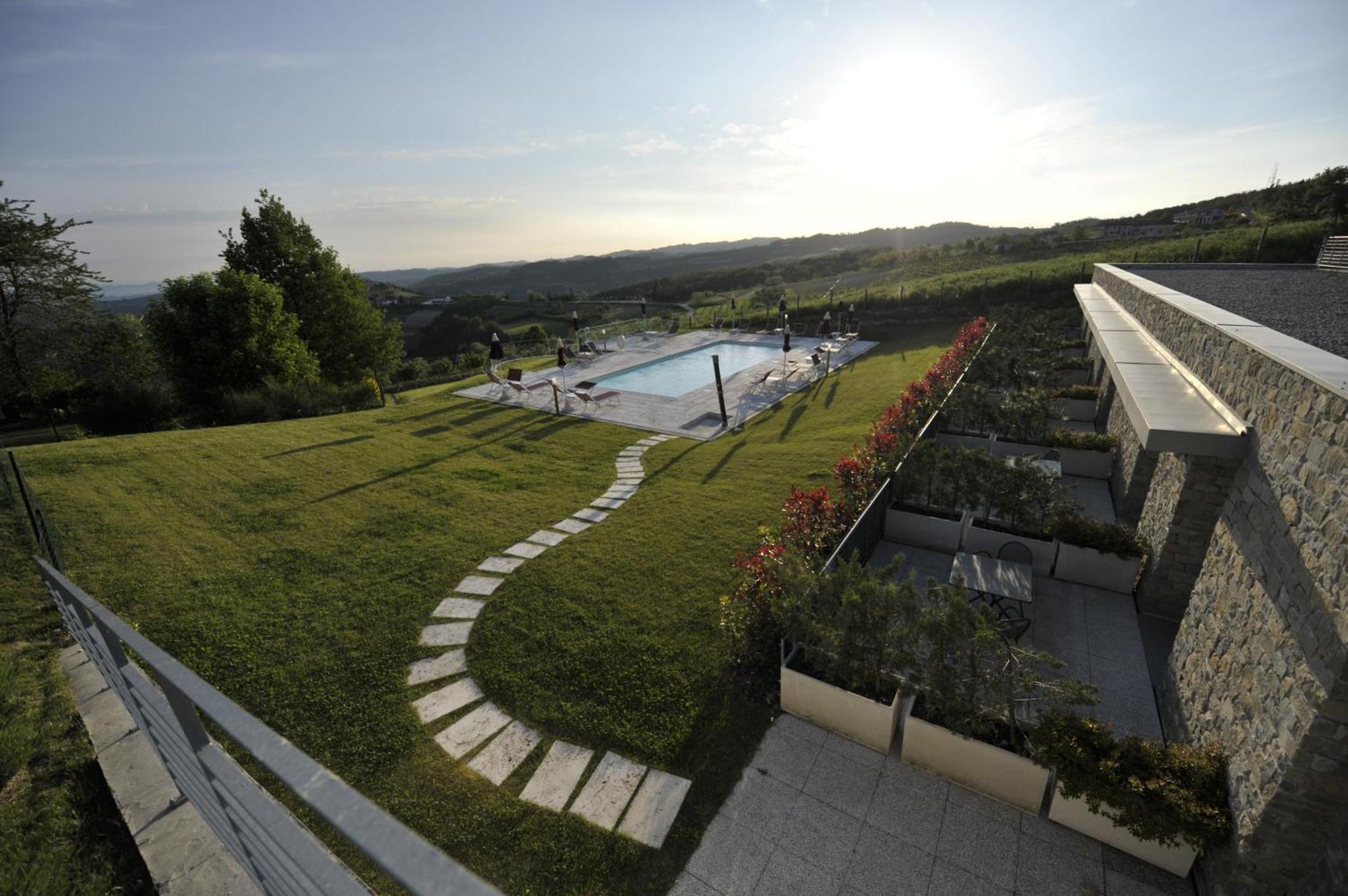Ca' Del Lupo Otel Montelupo Albese Dış mekan fotoğraf