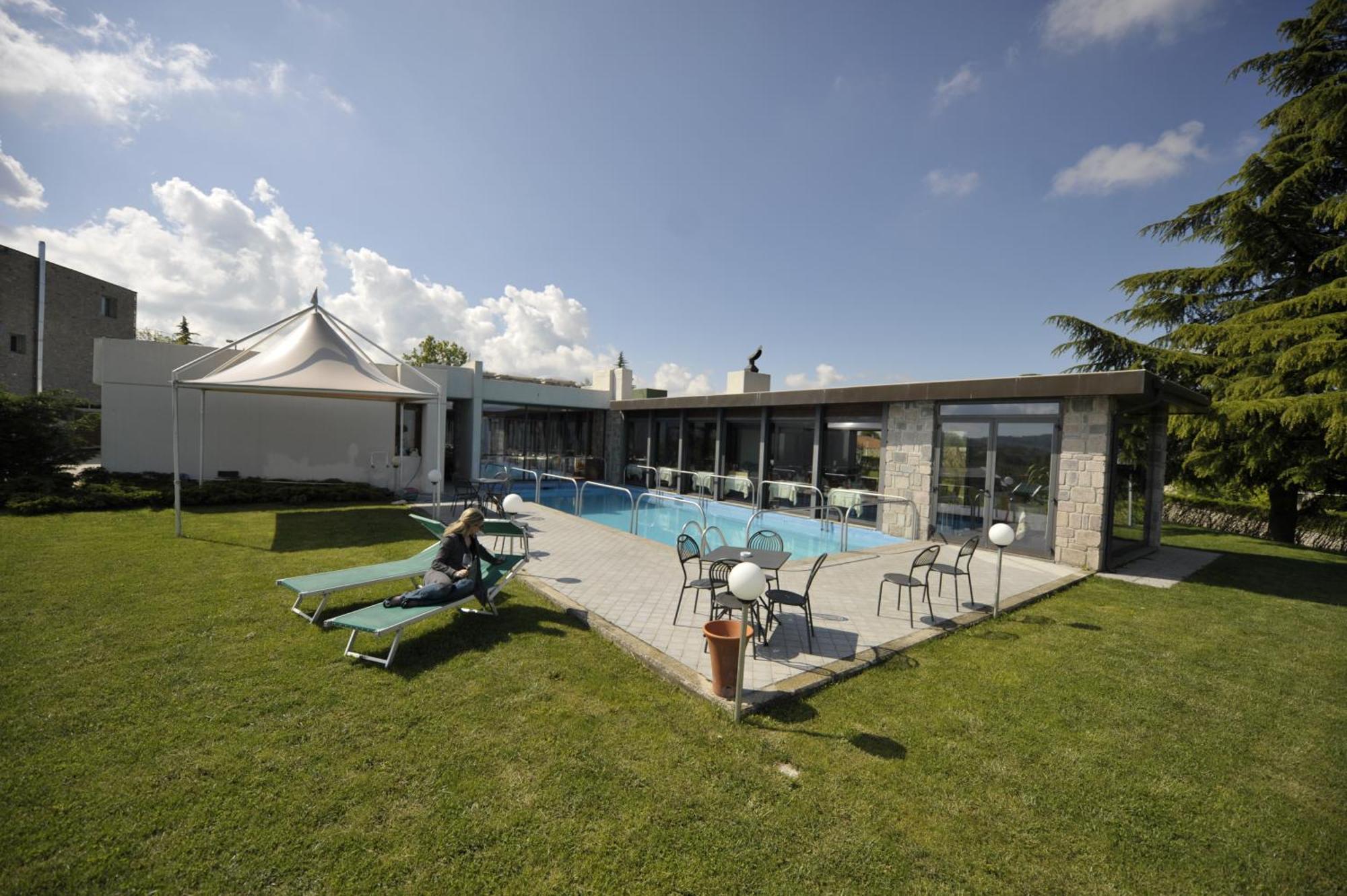 Ca' Del Lupo Otel Montelupo Albese Dış mekan fotoğraf