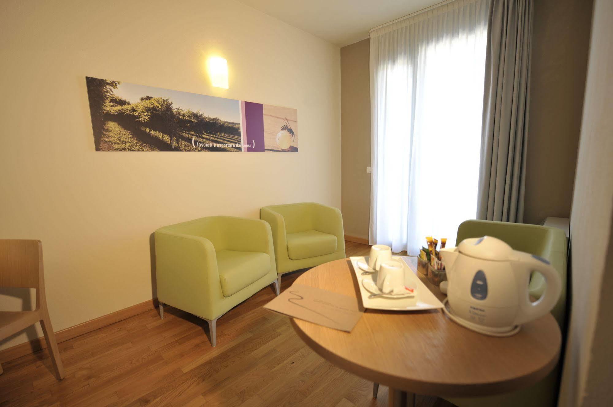 Ca' Del Lupo Otel Montelupo Albese Dış mekan fotoğraf