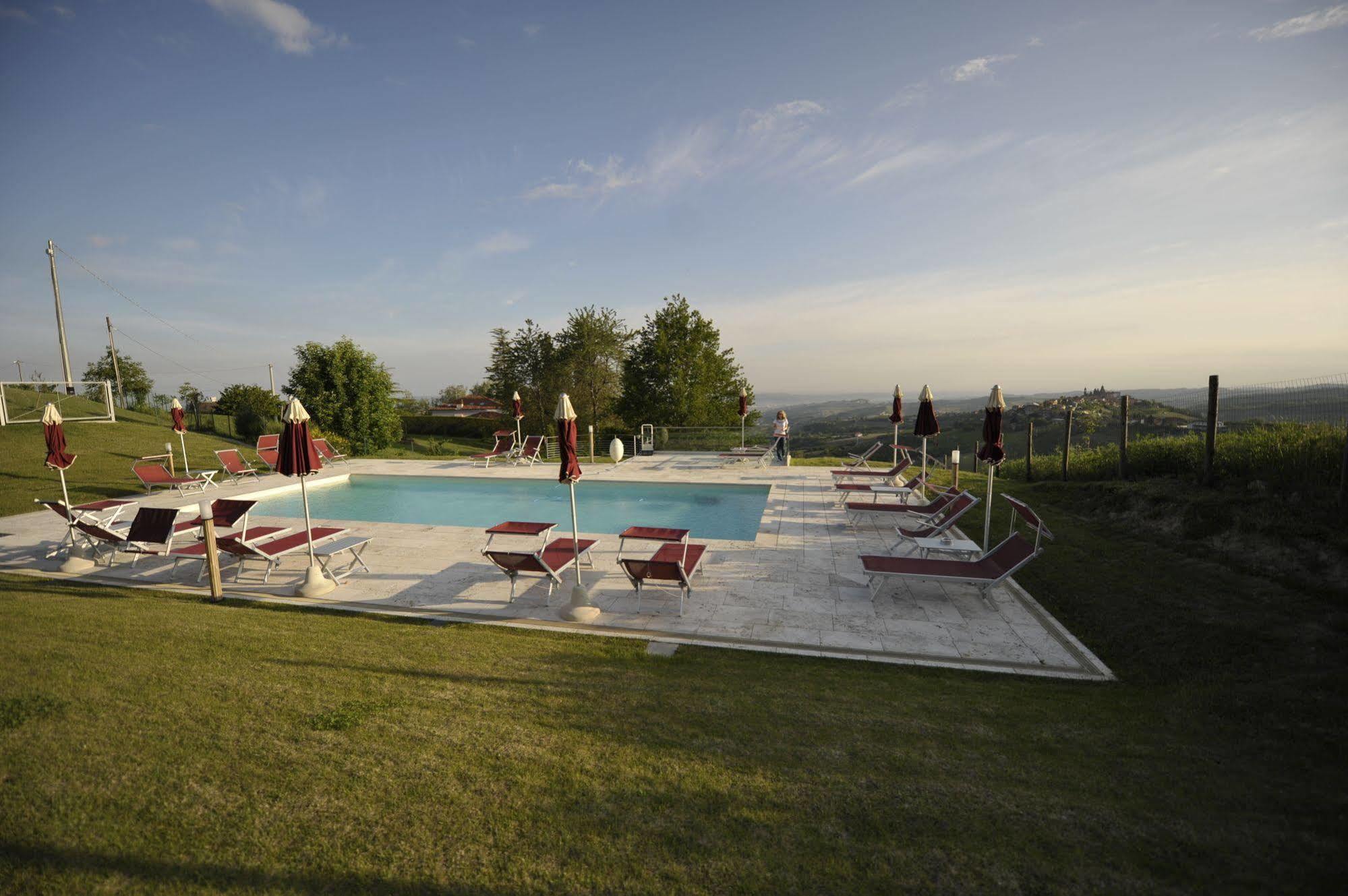 Ca' Del Lupo Otel Montelupo Albese Dış mekan fotoğraf