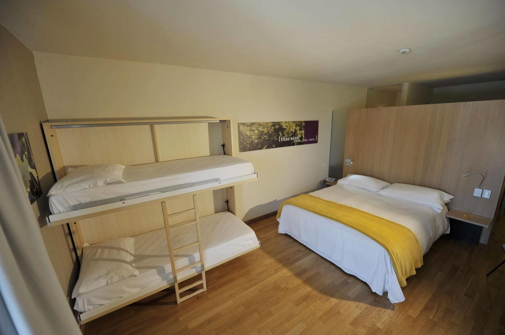 Ca' Del Lupo Otel Montelupo Albese Dış mekan fotoğraf